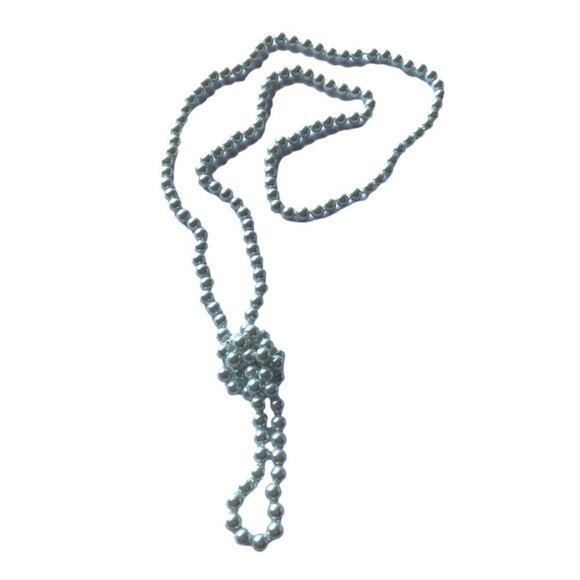 White Faux Pearl Necklace Knotted Twist Flapper Style Blue Hue Quality Weight 25 - Picture 4 of 4